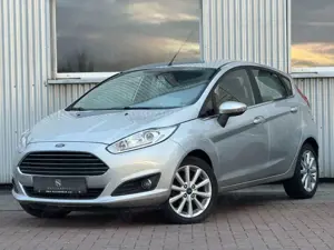 Ford Fiesta Titanium Sitzheizung   HU Neu   1 Hand