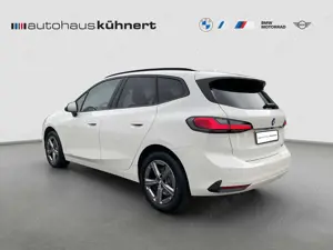 BMW 218 i Active Tourer SpurAss AHK HiFi Navi RFK DAB Bild 4