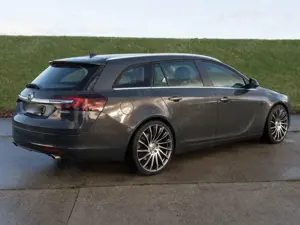 Opel Insignia 2.0 Bi-TurboCDTI Aut. Edition Bild 4
