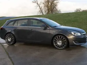 Opel Insignia 2.0 Bi-TurboCDTI Aut. Edition Bild 3