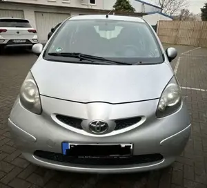 Toyota Aygo Cool ~Tüv Neu~ inspektion Neu Bild 3
