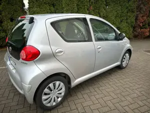 Toyota Aygo Cool ~Tüv Neu~ inspektion Neu Bild 5