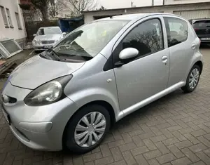 Toyota Aygo Cool ~Tüv Neu~ inspektion Neu Bild 4