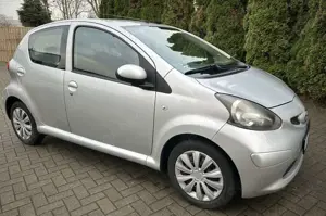 Toyota Aygo Cool ~Tüv Neu~ inspektion Neu Bild 2