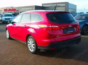 Ford Focus Turnier Titanium.Bi-Xenon.Navi.SHZ Bild 5