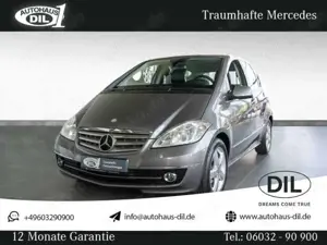 Mercedes-Benz A 180 *ELEGANCE*AHK*NAVI*TEMPOMAT*SCHECKHEFT*