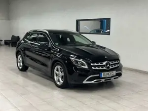 Mercedes-Benz GLA 200 Automatik*LED*AHK*Navi*SHZ*RFK*PDC*Temp*