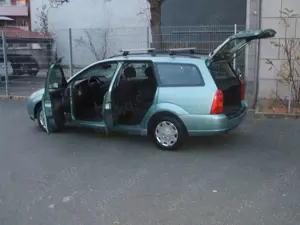 Ford Focus 1,6* KOMBI *WENIG-KM*AUF WUNSCH-TÜV-ALLES-NEU*