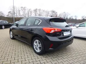 Ford Focus 1,5 EcoBoost Lim AUT/NAVI/Sitzheiz/PDC Bild 4
