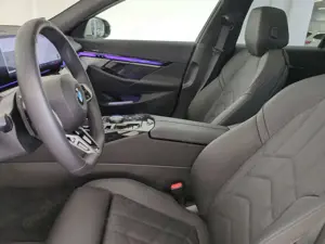 BMW 520 d Tour M Sport Navi/LED/AHK/HiFi/Pano/KomfZg Navi/ Bild 3
