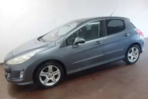 Peugeot 308 120 VTI Sport Klimaaut/17-Zoll/PDC/5-Gang Bild 2