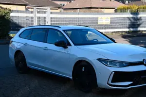 Volkswagen Passat Variant R-Line 2.0 TDI 142 KW 4Motion DSG Bild 4