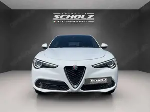 Alfa Romeo Stelvio 2.2 Diesel 16V AT8-Q4 Super Bild 2