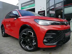 Volkswagen Tiguan 1.5 eTSI R-Line IQ.DRIVE MATRIX/AHK/STHZ/HUD