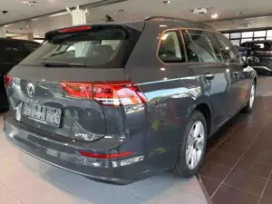 Volkswagen Golf VIII Variant Life eTSI Aut. Navi SHZ LED Bild 2