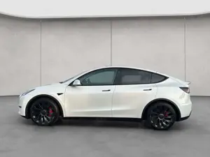 Tesla Model Y Performance Dual Motor AWD Bild 2