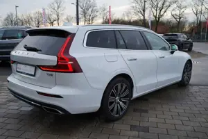 Volvo V60 Kombi 2.0 Inscription LED Navi Tempomat DAB Bild 5