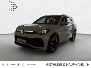 Volkswagen Tiguan R-Line 1,5 l eTSI DSG *NAVI *HD-MATRIX *S
