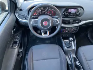 Fiat Tipo Kombi 1.4 T-Jet   More Klima Tmat Bild 4