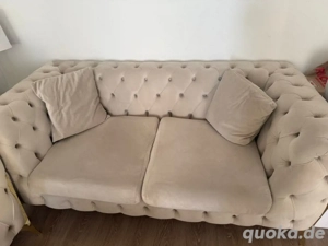 chesterfield couch