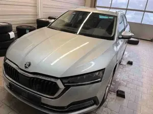 Skoda Octavia Combi First Edition2.0TDI DSG LED Navi
