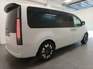 Hyundai STARIA 2.2 CRDi  7Sitzer|Navi|CAM|Tempomat Bild 5