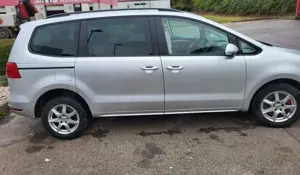 Volkswagen Sharan Sharan 2.0 TDI DSG Blue Motion Style Bild 2