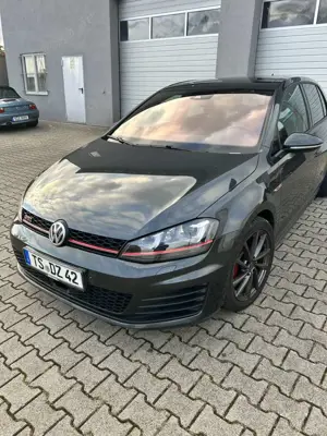 Volkswagen Golf GTI Performance BlueMotion Technology DSG/ TÜV Neu
