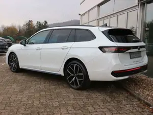 Volkswagen Passat R-Line 2.0 TDI DSG AHK SIGNATURE HUD DCC Bild 5
