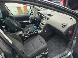 Peugeot 308 308 SW 120 VTi Tendance Bild 2