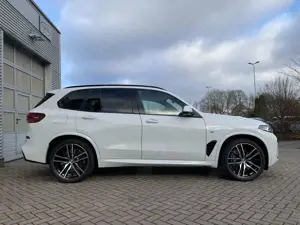 BMW X5 50 e xDrive M Sport AHK+22"+HIFI+Leder+DAB Bild 4