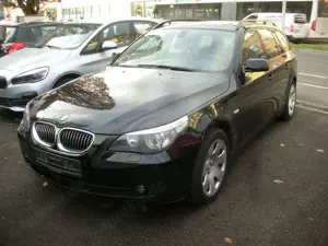 BMW 530 530i xDrive touring *Leder schwarz *Glasdach