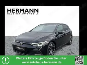 Volkswagen Golf VIII 1.5 TSI 1st Edition *AHK*Panorama*Navi*