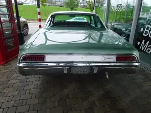 Oldsmobile Delta 88 4-door Sedan Bild 5