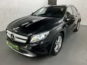 Mercedes-Benz GLA 180 AHK+Bi-Xenon+Ambiente+Navi+Spur-Assist