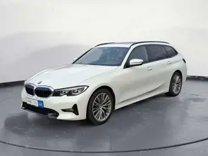 BMW 320 d xDrive Touring Sport Line *Navi*Pano*Leder* Bild 2