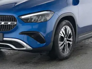 Mercedes-Benz GLA 220 d 4Matic Memory / Navi / Kamera Bild 3