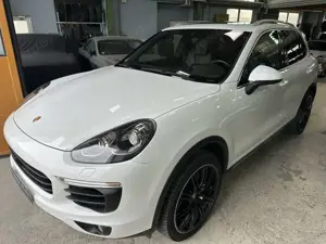 Porsche Cayenne Diesel/21Zoll/Luft/Leder/AHK/Pano