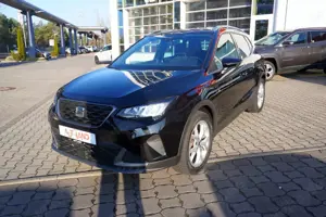 SEAT Arona 1.0 TSI FR VC LED ACC Navi FullLink PDC Bild 2