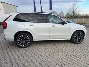 Volvo XC90 T8 AWD Plug-in Hybrid Plus Dark Bild 3