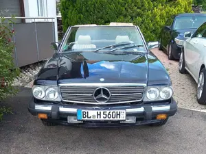 Mercedes-Benz SL 560 Oldtimer mit Tauschgetriebe