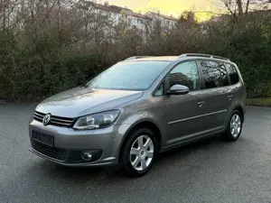 Volkswagen Touran 2.0 TDI DSG Highline Automatik Navi AHK