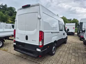 Iveco Others DAILY 35S14 7-Sitzer DOKA Bild 4
