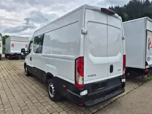 Iveco Others DAILY 35S14 7-Sitzer DOKA Bild 3