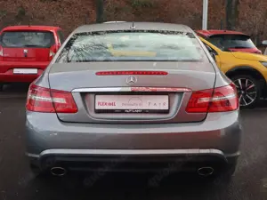Mercedes-Benz E 350 E350 CGI BlueEfficiency Avantgarde Bi-Xenon Navi Bild 4