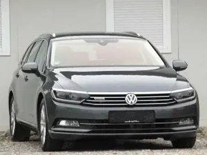 Volkswagen Passat Variant DSG 2.0 TDI Highline 4Motion/360*