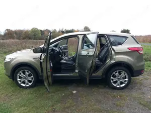 Ford Kuga 1.6 EcoBoost 4x4 Aut. Titanium Bild 2