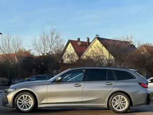 BMW 330 i xDr.T.M Sport PanoD.AHK ACC Lenkradh.Park+ Bild 5