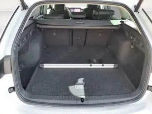 Skoda Octavia Combi Selection 2.0TDI (150PS) ACC HUD SpurW AHK 4 Bild 4