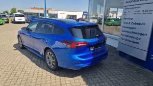 Ford Focus ST-Line Kombi 114kW MHEV AHK BO Ergo WiPa Bild 4